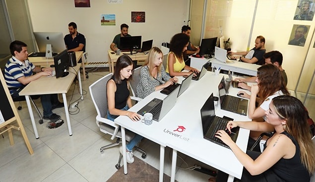 7. Sosyal alt yapının yanında teknolojik alt yapı imkanları da bu devrin olmazsa olmazları. Çağı yakalayan imkanlarla her öğrenci istediği alanda hep ileride olacaktır.