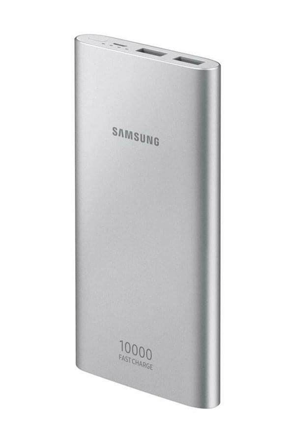 4. Samsung: Micro USB Powerbank hızlı şarj özelliğine sahip.