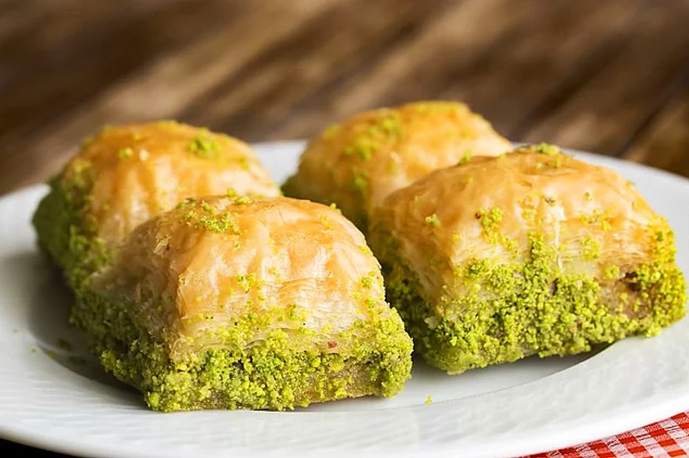 El Yapımı Tatlıların Yeri Bir Başka! Bunun En Güzel Örneklerinden; Ev Baklavası Tarifi