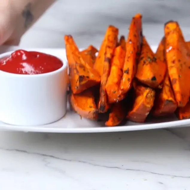3. Tatlı Patates Dilimleri Tarifi: