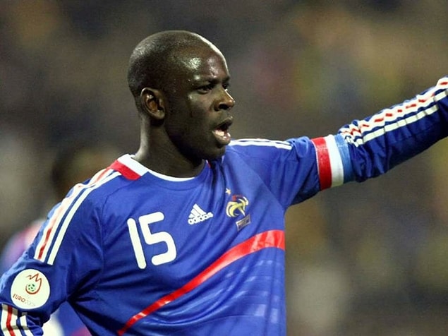 16. Juventus ve Fransa Milli Takımı efsanesi Lilian Thuram rakip stoperleri rahatsız etmek için vücuduna sarımsak sürüyordu.