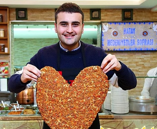 3. Fenomen CZN Burak'ın yangın tüpüyle yangına müdahale etmesi gündeme geldi!