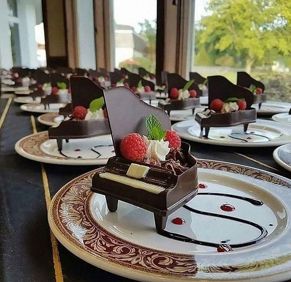 10. Эстетика этого десерта в виде пианино