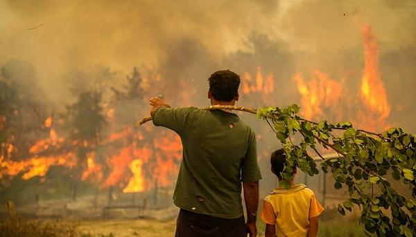 17. Ülkemizin 32 farklı ilinde devam etmekte olan onlarca yangın meydana geldi.