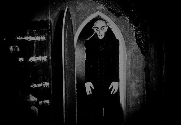 7. Nosferatu (1922)