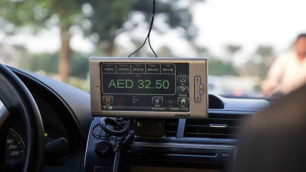 13. 2019 yılından beri Dubai'de sürücüsüz taksiler bulunuyor.