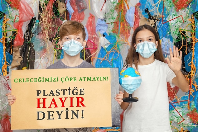 197 ülke tarafından iklim değişikliğinin ulusal sınırların ötesinde küresel bir acil durum olduğunun, her düzeyde uluslararası işbirliği ve koordinasyon yapılması gereğinin kabul edildiği, çözüm önerileri ve somut hedefler içeren, yaptırımları olan, yasal olarak bağlayıcı, uluslararası bir anlaşma.