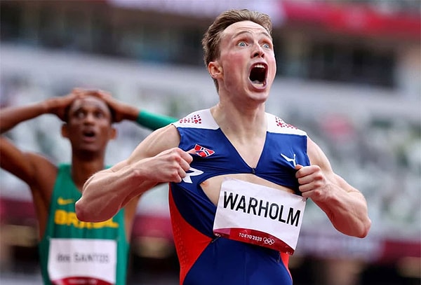 13. Норвежский спортсмен Карстен Уорхольм побил свой собственный мировой рекорд в беге с барьерами на 400 метров