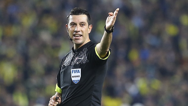 Süper Lig'de ilk hafta maçlarını yönetecek hakemler açıklandı.