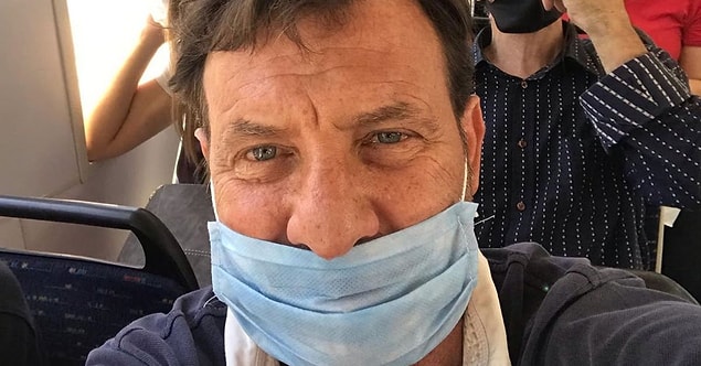 1. Kapalı alanda maskenizi burnunuzu kapatacak biçimde takın.