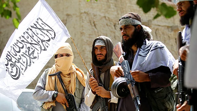 afganistan da gucu yeniden devralan taliban in gecmisten gunumuze kadinlara uyguladigi cag disi yaptirimlar onedio com