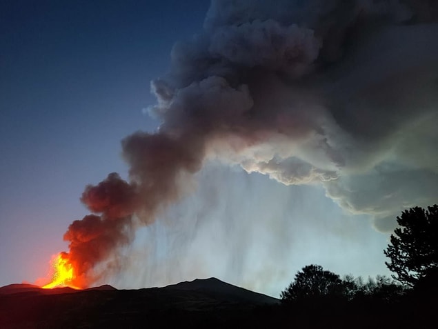 Halkın Etna hakkındaki görüşü ise hem olumlu hem de olumsuz.
