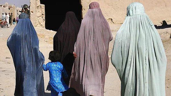Taliban’ın kadınlar üzerindeki tahakküm isteğini ve çağ dışı yaptırımlarını aranızda artık bilmeyen kalmamıştır.