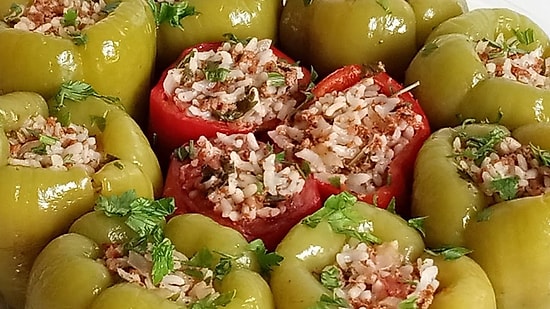 Biber Dolması Nasıl Yapılır? Tadı Damağınızda Kalacak Kıymalı Biber Dolması Tarifi…