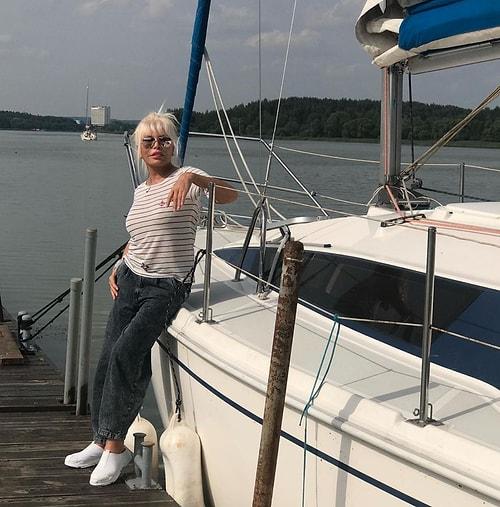 75 Yaşındaki Süperstar Ajda Pekkan'ın Coolluğun Kitabını Yazarak Yıllara Meydan Okuyan Şekli