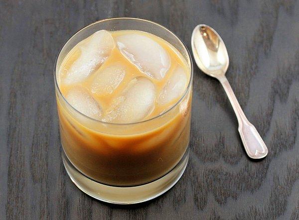 1. Vanilyalı buzlu kahve