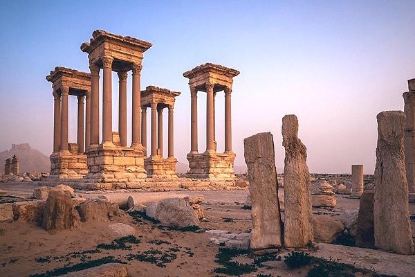 Ve sonunda 1980 yılında Palmira'yı UNESCO'nun 'Dünya Mirası' listesine yükseltmeyi başardı!