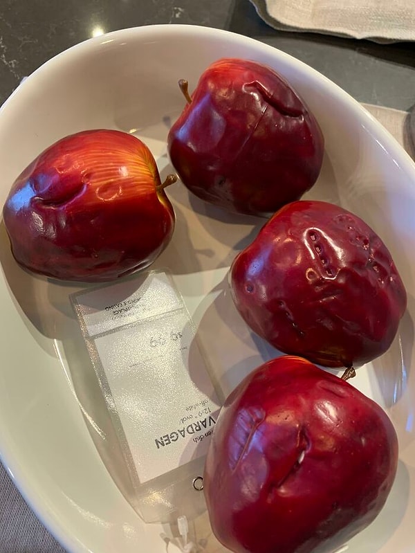 4. Кто-то пытался попробовать эти искусственные яблоки в IKEA