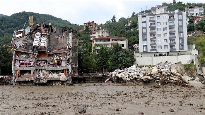 20 Kişiye Mezar Olan Apartmanın Müteahhidi: 'Hepsini Onay Alarak Yaptım'