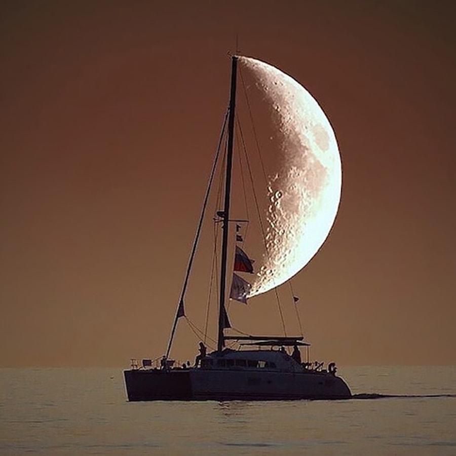 яхта луна фото