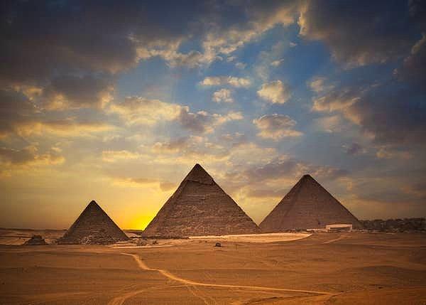 4. "Giza Piramitleri'ne gittiğimde sahte rozetli insanlar bana yaklaştı ve Sfenks'i görmek için fazladan para ödemem gerektiğini söylediler. Bunun zaten aldığınız bilete dahil olduğunu unutmayın."