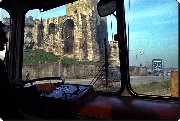 3. Topkapı'da bir otobüs yolculuğu, İstanbul, 1970.