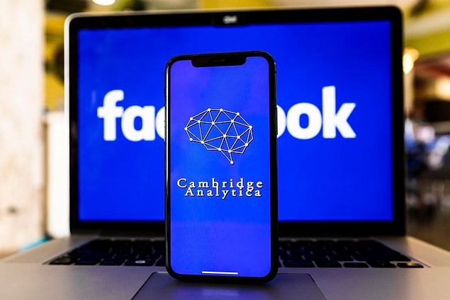 Cambridge Analytica ise bilgileri sildiklerini iddia ediyor ve araştırmacılarla işbirliği yapıyor.