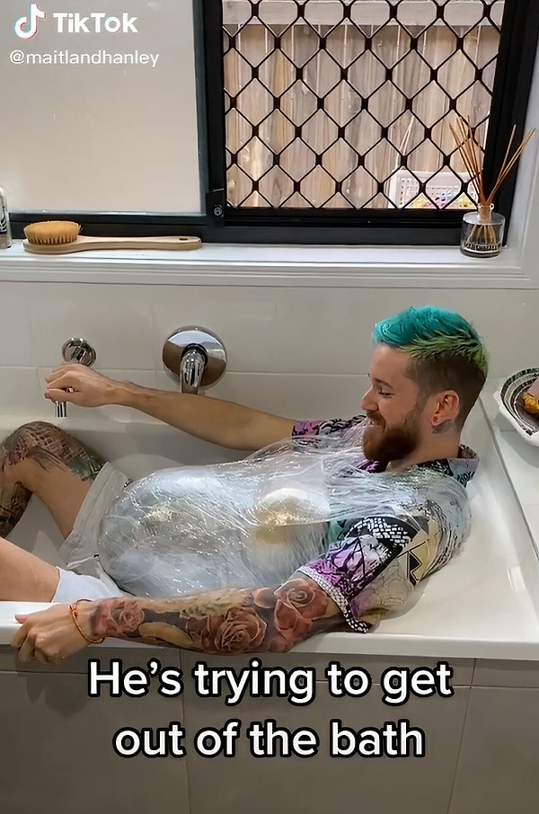 Садиться и вставать из ванны стало настоящим испытанием