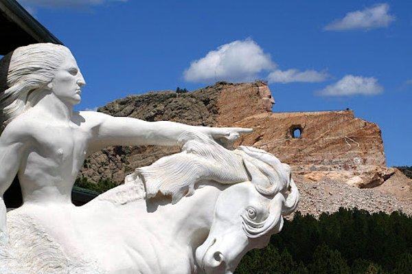 1. Çılgın At Dağ Anıtı - Güney Dakota