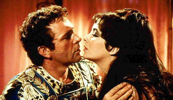 1. Elizabeth Taylor ve Richard Burton - Kleopatra (1963)