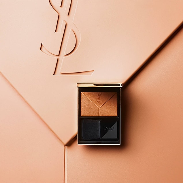 11. Yves Saint Laurent Metalik Highlighter ✨