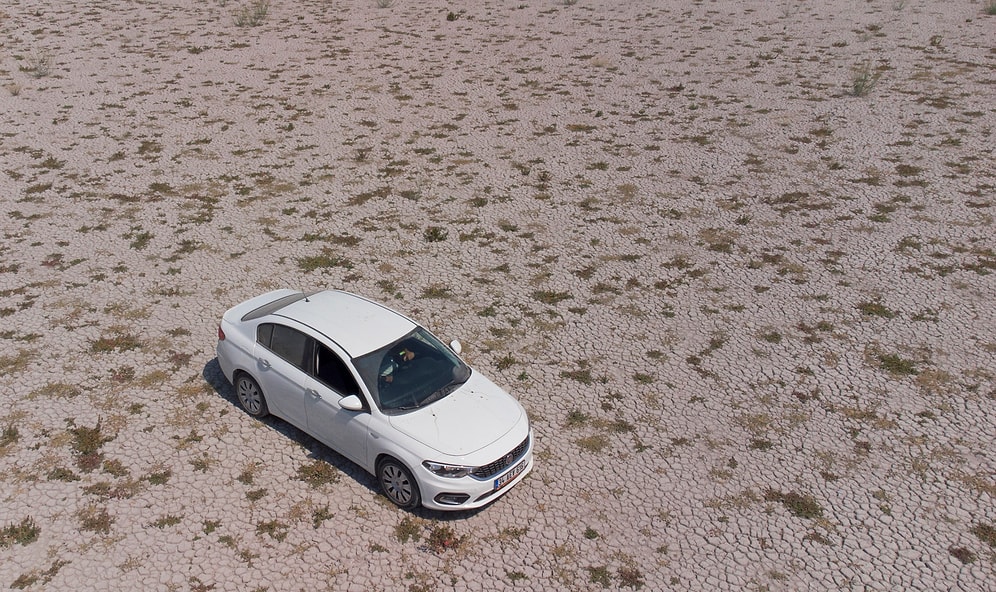Akşehir Gölü Tamamen Kurudu: 'Bir Zamanlar 5-6 Metre Su Vardı, Şimdi Araçla Gezilebiliyor'