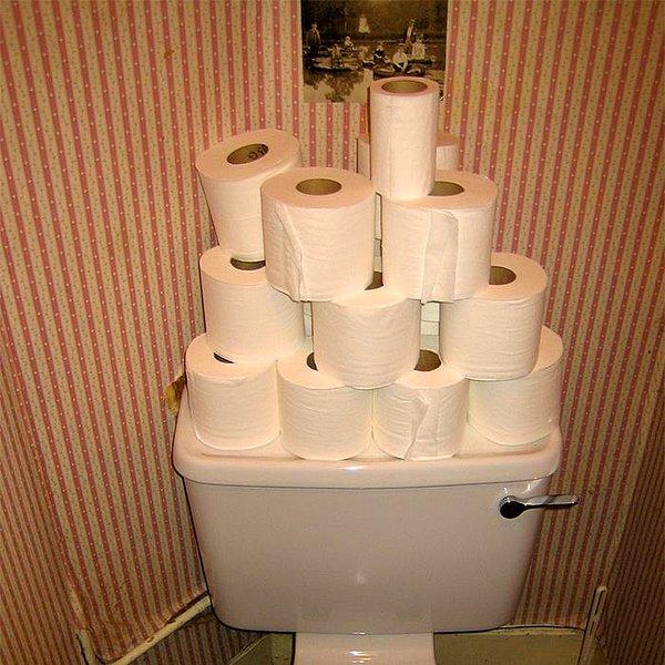 12. "Aşırı tuvalet kağıdı kullanıyor, anlatamam."