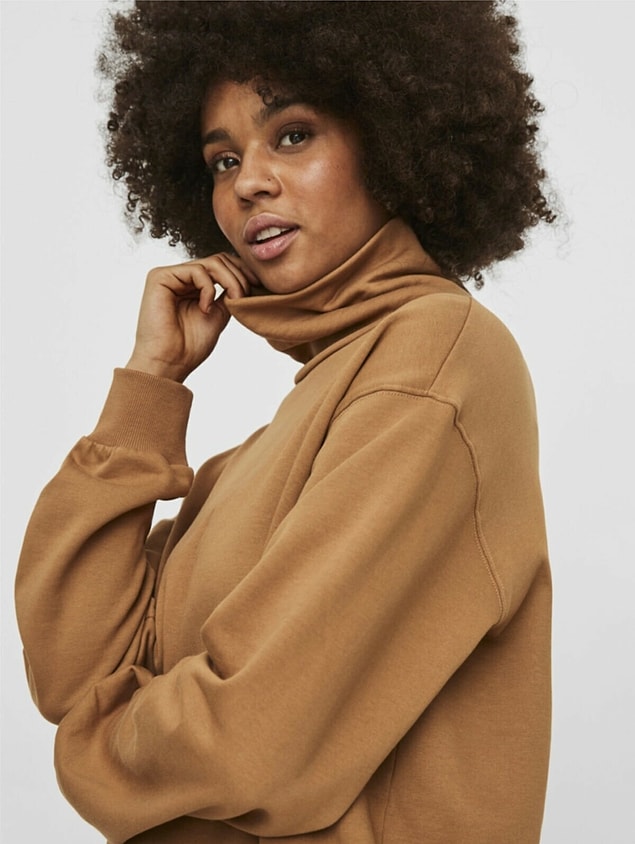 2. Daha spor tarzı olanlara, dik yaka sweatshirt!