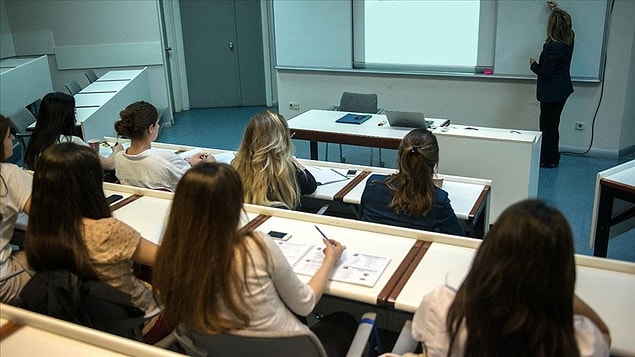 İki öğrenci özel üniversiteye yerleşmiş