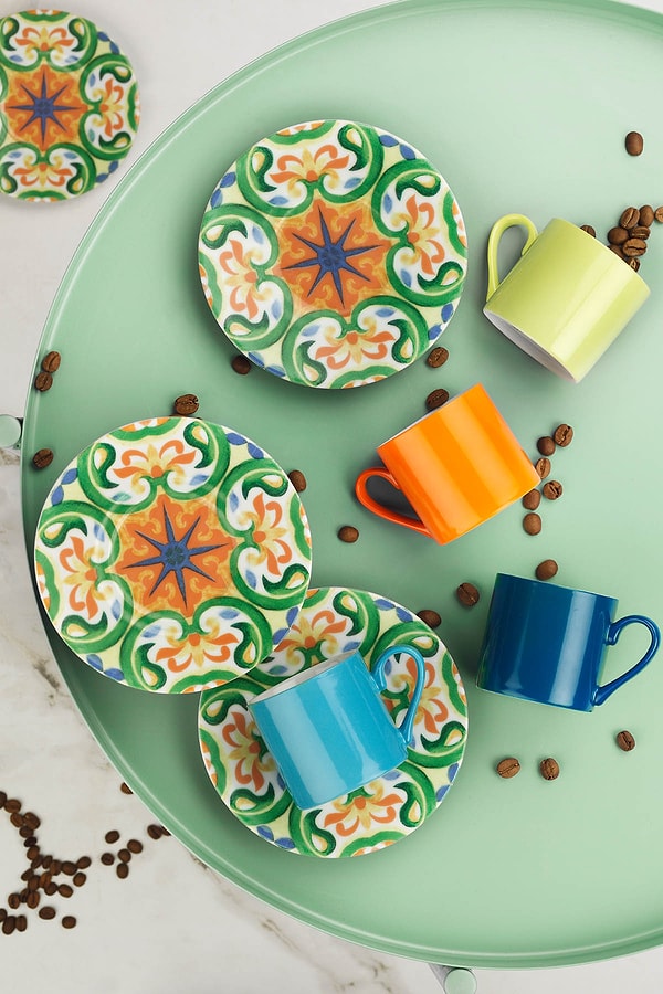 1. Renkli kahve molaları için Kütahya Porselen fincan takımlarına göz atmanız gerekiyor! 🧡💛💚💙💜