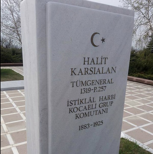 Meclis revirinde beş gün boyunca tedavisi süren Deli Halit Paşa, 14 Şubat 1925'te vefat etmiş. Yaralıyken olmasa da ölünce hastaneye götürülmüş ve zatürre sonucu vefat edildiği tespit edilmiş.
