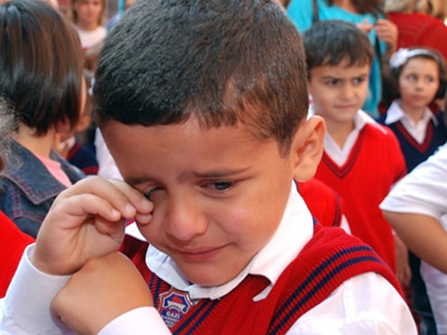 Sebebi ne olursa olsun bir &ccedil;ocuğun g&ouml;z&uuml;ndeki yaşın karşısında hi&ccedil;bir şeyin &ouml;nemi yok. Bizleri yetiştiren, yol g&ouml;steren ve ışık olan &ouml;ğretmenlerimize minnettarız. Değerli hocalarımızın hi&ccedil;bir &ccedil;ocuğu &uuml;zmemesi temennisiyle...