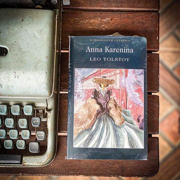 10. Anna Karenina - Lev Nikolayeviç Tolstoy