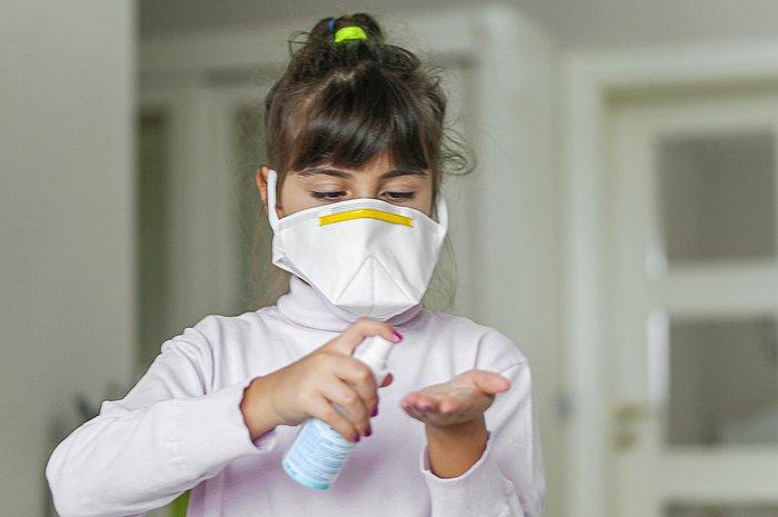 Prof. Dr. Mehmet Ceyhan: 'Burnu Akan Çocuk Koronavirüs Olabilir'