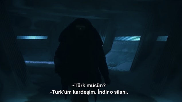 Mehmet Kurtuluş ve Kıvanç Tatlıtuğ’u kısa da olsa aynı sahnede görmek bir miktar sevindirdi bizi. Ama inşallah vurulmamıştır Kıvanç.