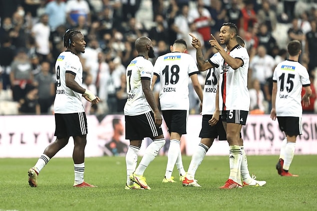 Belçikalı forvet attığı 2 golle maça damga vurdu, diğer gol ise Kevin N'Koudou'dan geldi.
