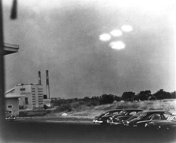 48. 1952'de Salem'de görülen Ufo'lar.