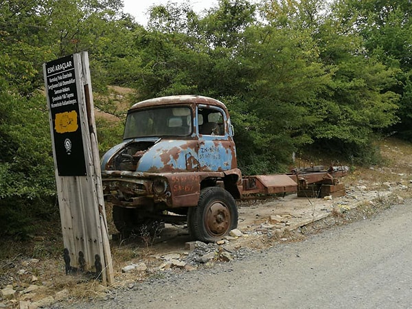 Araçlar hurdaya döndü