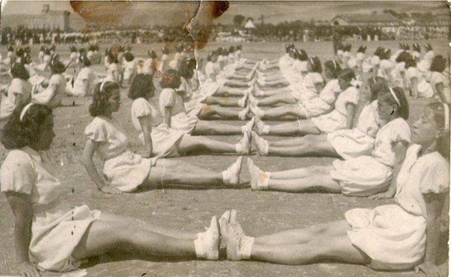 3. 19 Mayıs kutlamaları provasından, Konya, 1943.