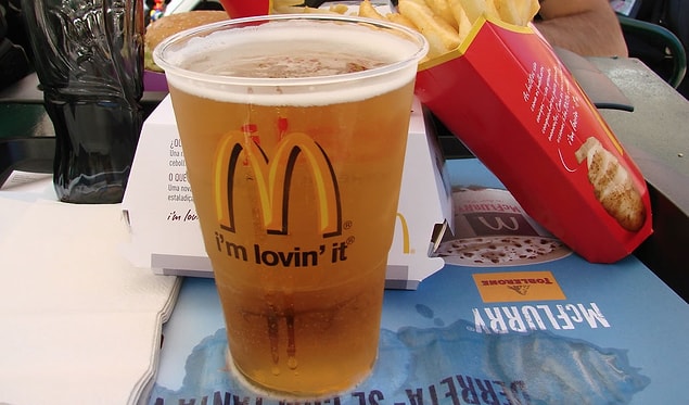 4. "İspanya'daki McDonalds'da bira satıldığını gördüğüm anı unutamıyorum."