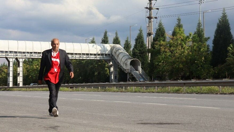 Aşı Olmayan Vatandaş PCR Testi de Yaptırmayınca Otobüse Alınmadı: Eve Gitmek İçin 8 Gündür Yürüyor