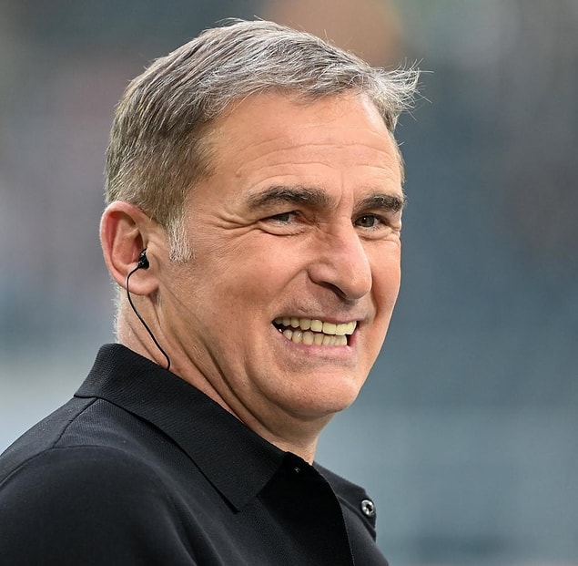 Teknik direktörlük kariyerine Neunkirchen takımında başlayan 58 yaşındaki Stefan Kuntz, Karlsruhe, Mannheim, Arlen, Kkoblez, Bochum, K'lautern takımlarını çalıştırdı.