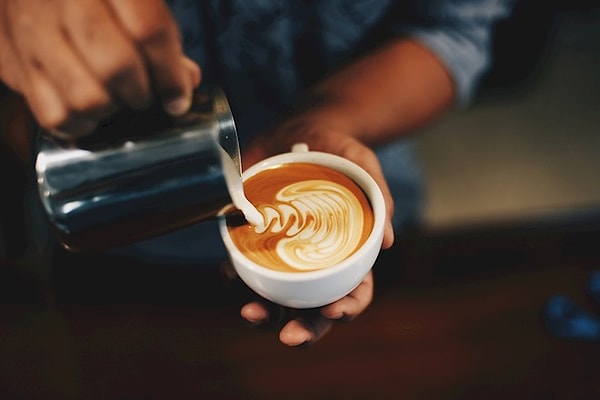 6. Caffe Latte 🇮🇹(4.4)