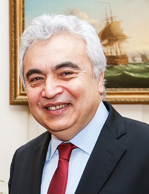2015 yılına kadar ise Küresel Enerji Ekonomisi Direktörü olarak görev yaptı. Şu an ise aynı zamanda Sabancı Üniversitesi İstanbul Uluslararası Enerji ve İklim Merkezi (IICEC) Fahri Başkanlığına devam ediyor..
